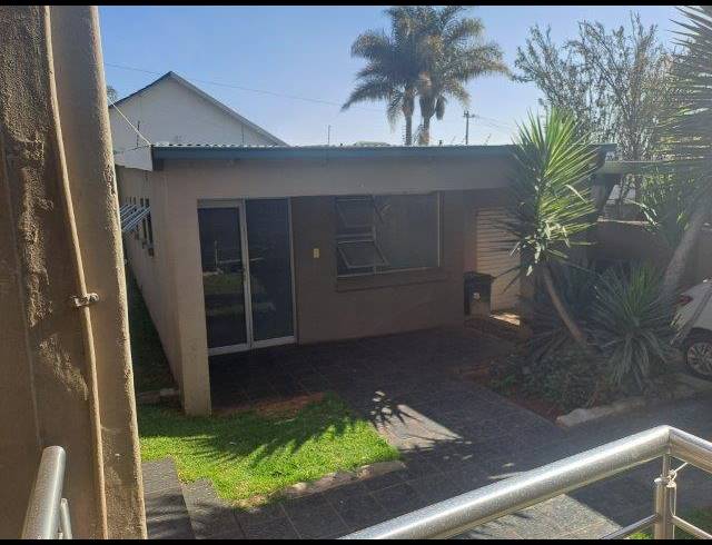 3 BEDROOM HOUSE FOR SALE IN KENSINGTON